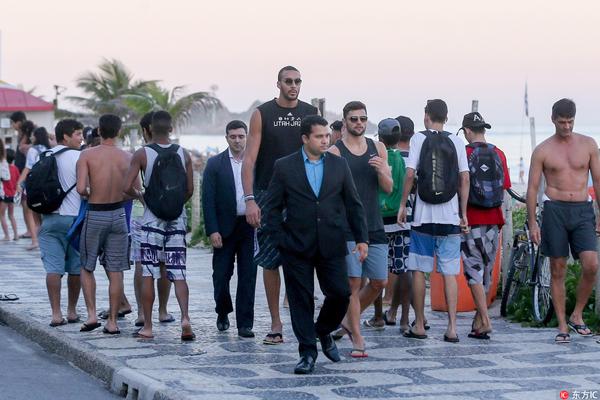 Ninjas in Pyjamas 官方：中路选手 rookie 离队